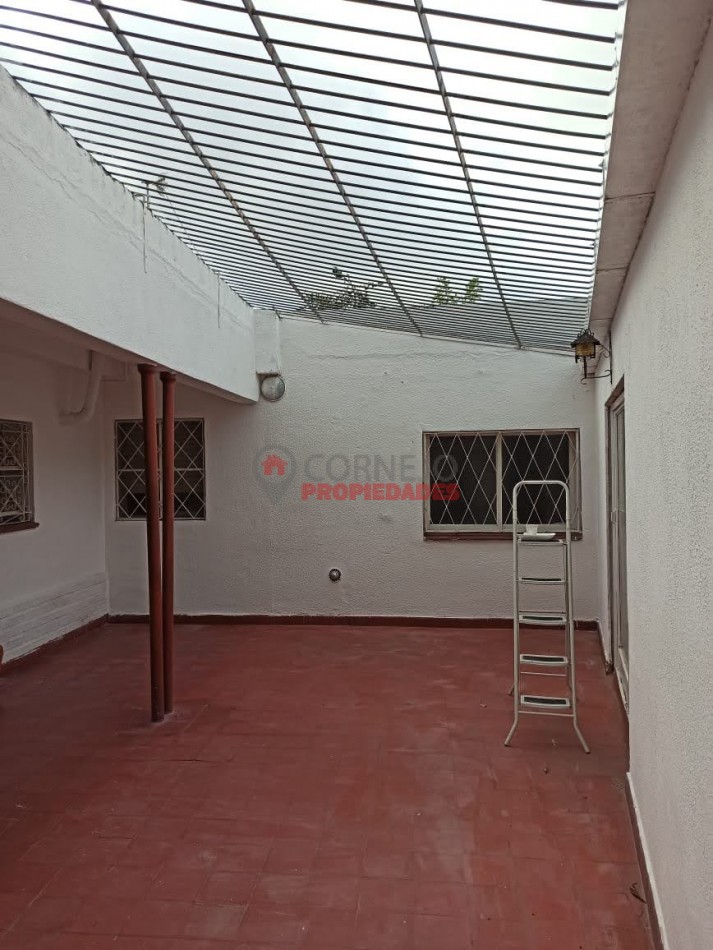 VENDO CASA EN BARRIO ATE