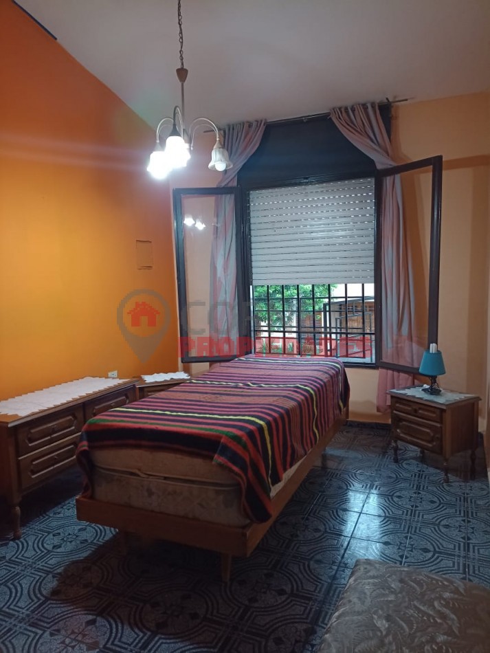SE VENDE CASA Y DEPARTAMENTO EN BARRIO CAROLA LORENZINI