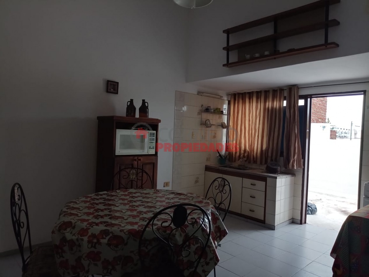 SE VENDE CASA Y DEPARTAMENTO EN BARRIO CAROLA LORENZINI