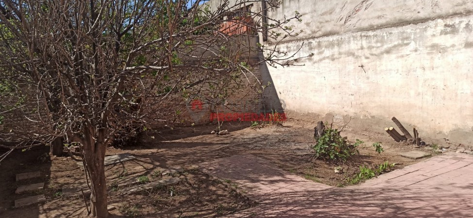 CASA Y LOCAL EN VENTA BARRIO EL MIRADOR