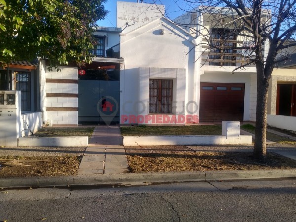 Casa en venta en Barrio Smata con Pileta