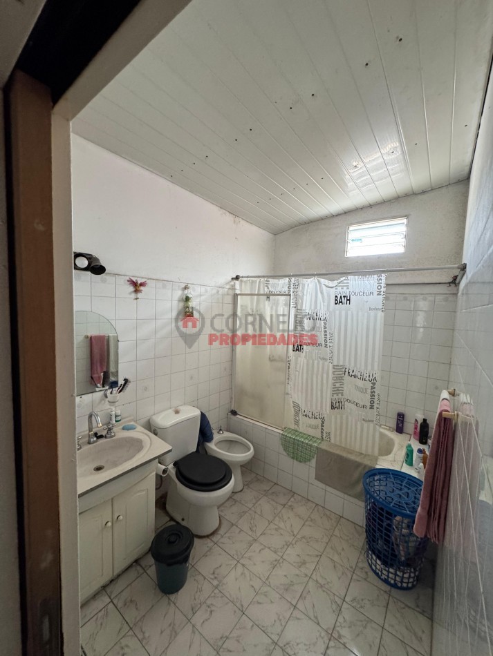 VENTA EN VILLA ALLENDE 2 CASAS