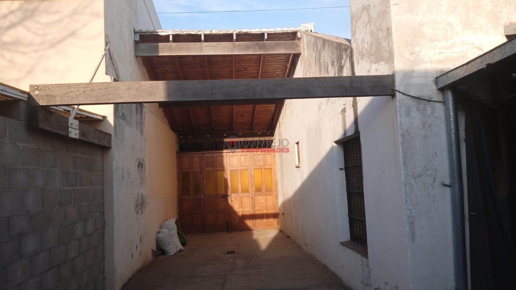 Se Vende Hermosa casa con Galpon en Barrio Jardin