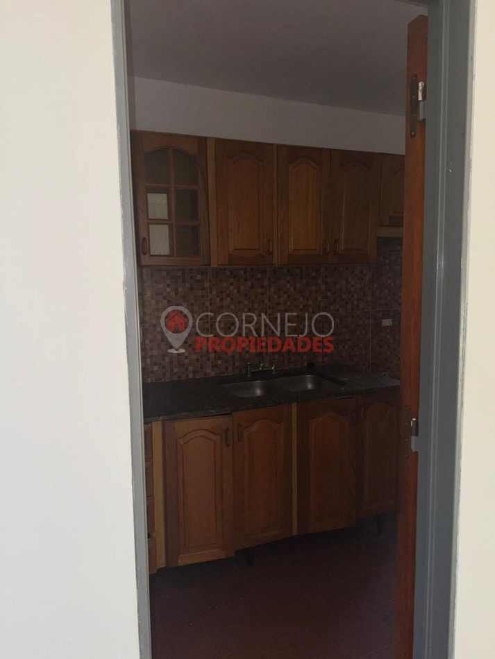 Alquilo departamento dos dormitorios con cochera
