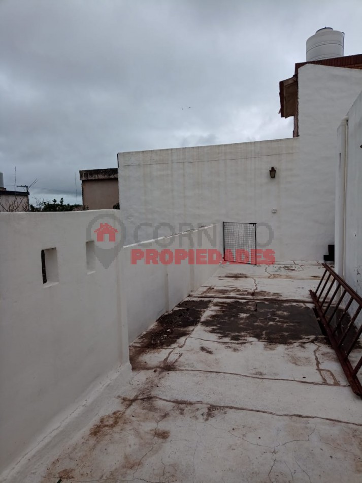 SE VENDE CASA Y DEPARTAMENTO EN BARRIO CAROLA LORENZINI