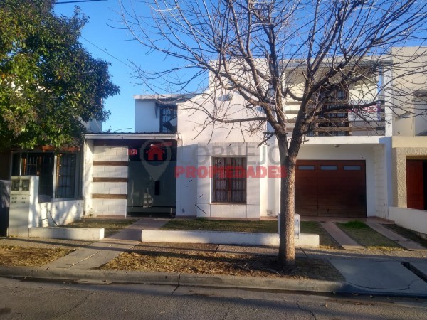 Casa en venta en Barrio Smata con Pileta