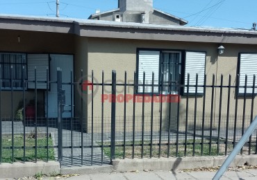 VENDO CASA Y LOCA EN BARRIO LOS BOULEVARES