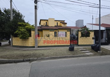 Se vende Casa esquina Barrio Matienzo